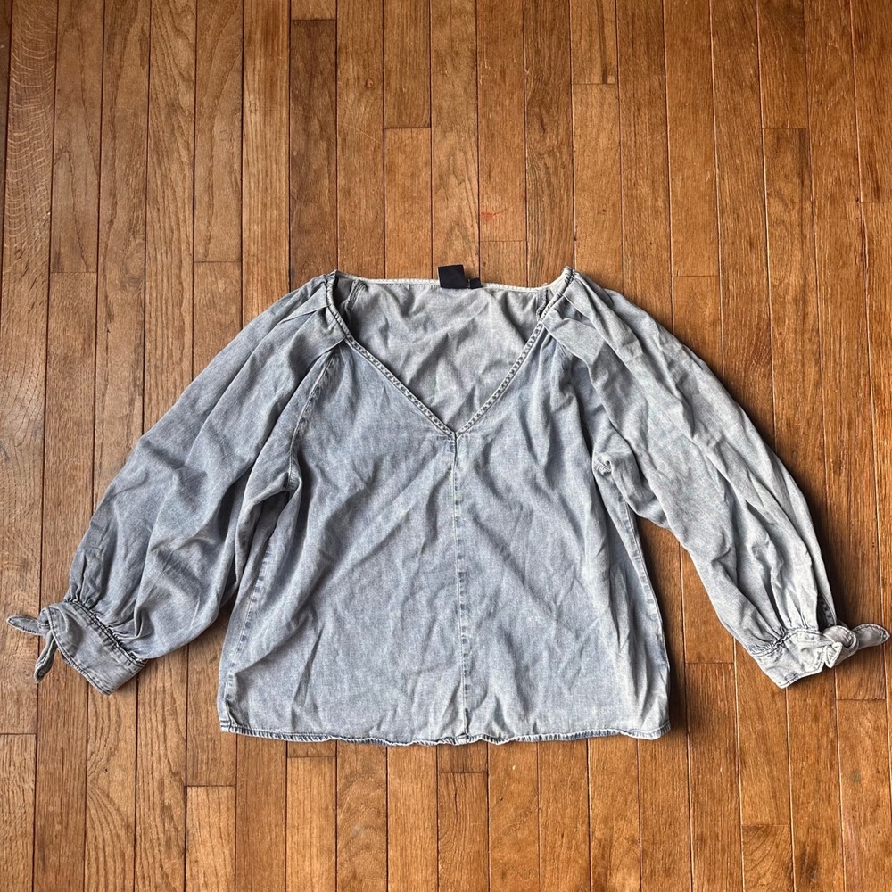 GAP Boho Chambray Denim Blouse Small Tie Cuff Light Wash Balloon Sleeve‎ Coastal